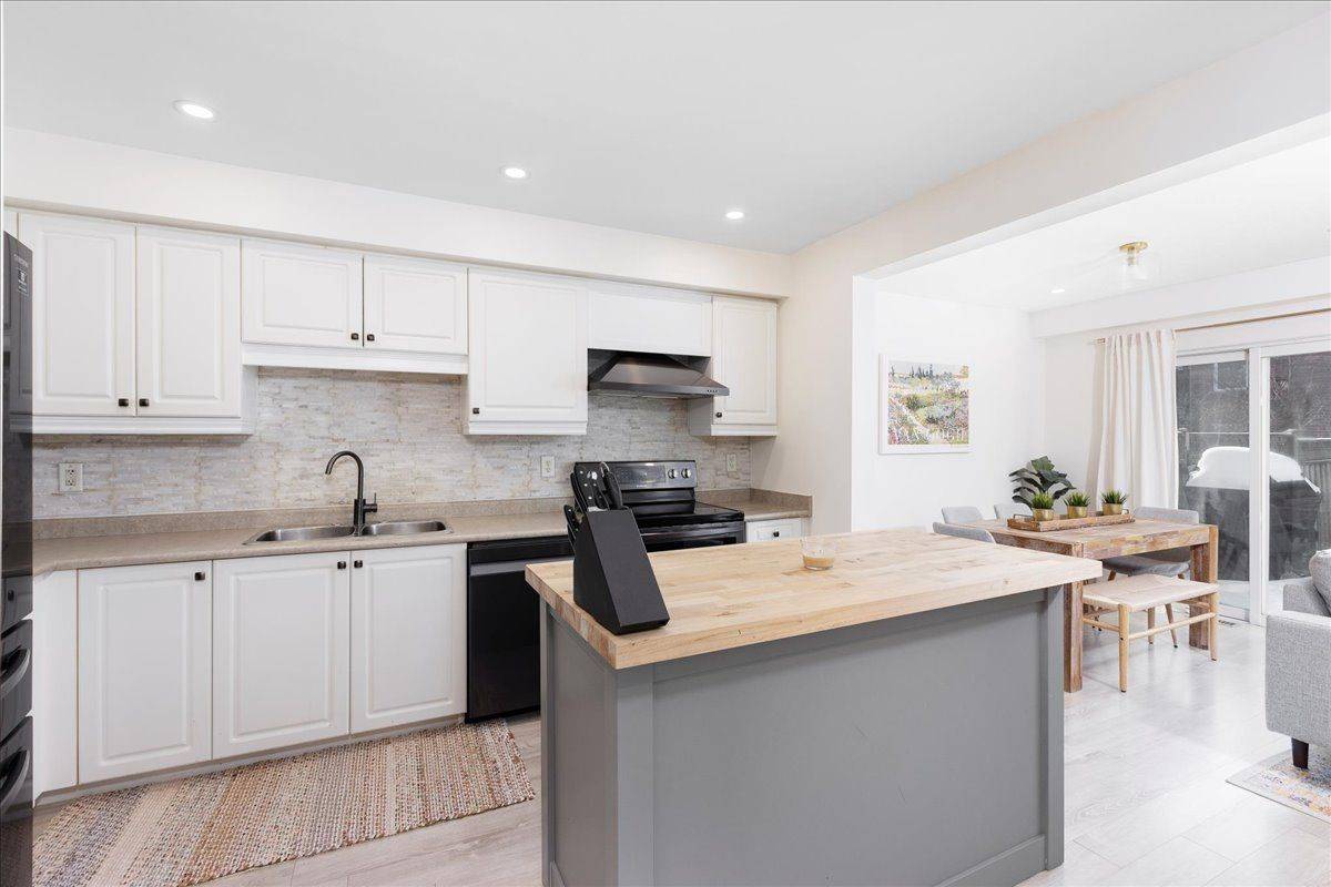 Georgina, ON L4P 4E3,71 Crittenden DR