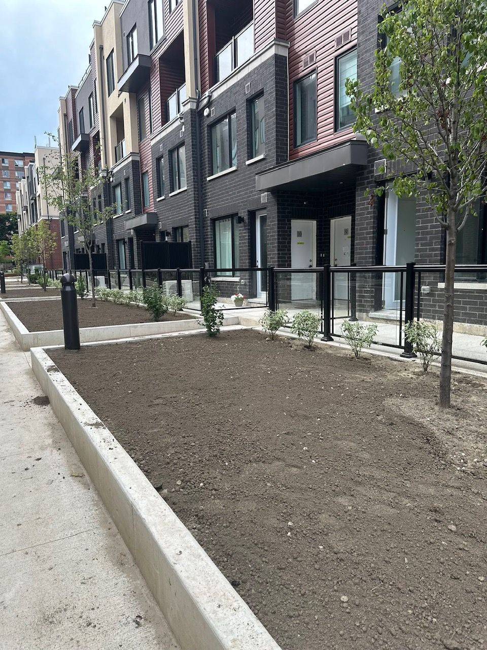 Mississauga, ON L5L 0C1,3546 colonial DR #7