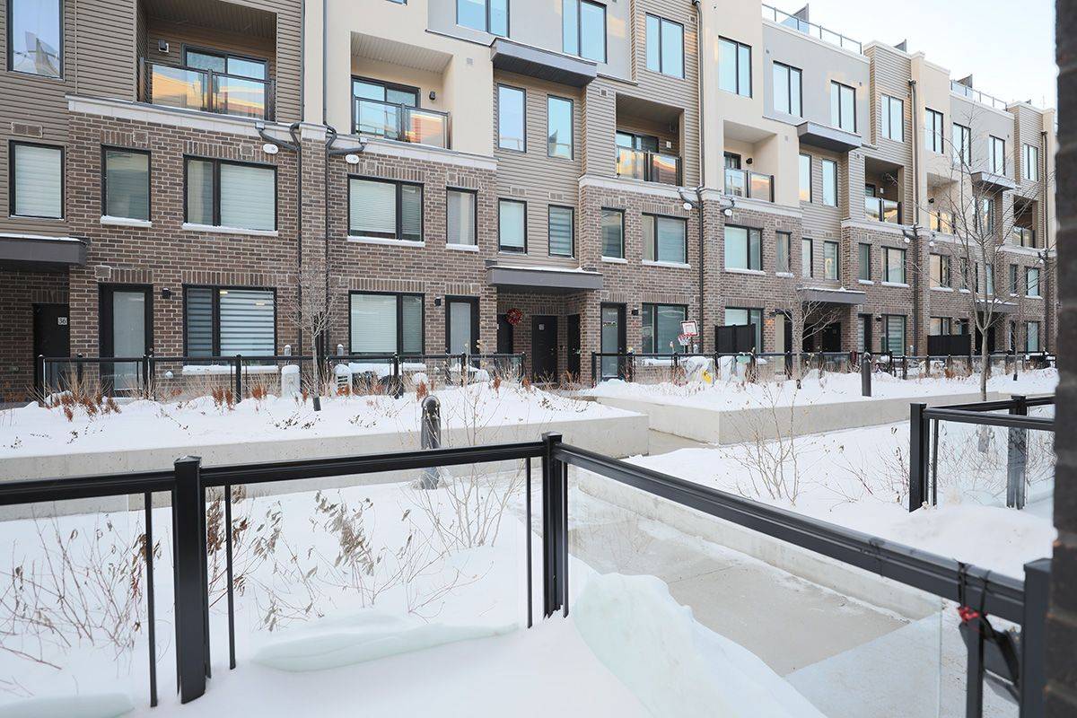 Mississauga, ON L5L 0C1,3546 colonial DR #7