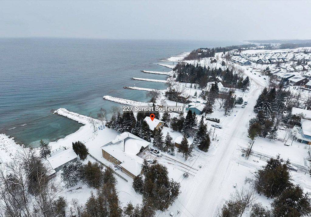 Blue Mountains, ON N0H 2P0,227 Sunset BLVD