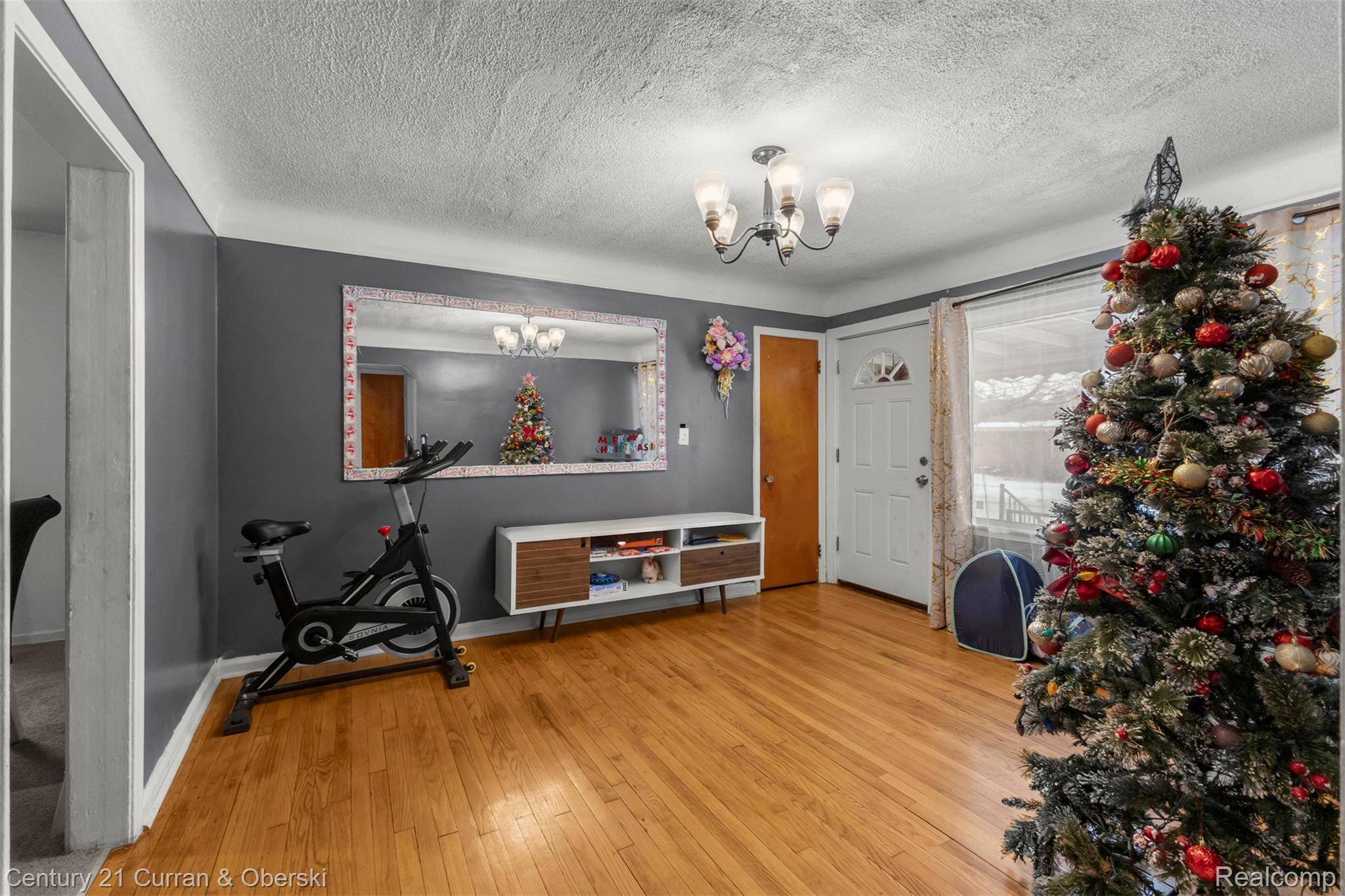 Detroit, MI 48219,19166 Bentler ST