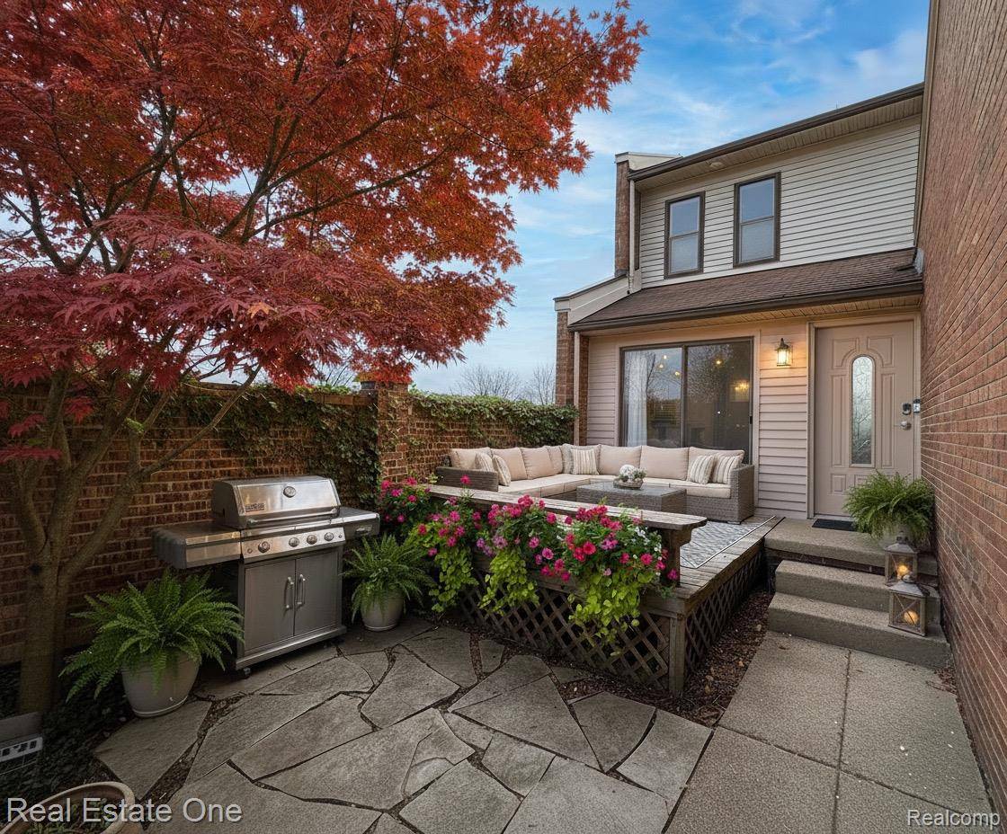 Rochester Hills, MI 48307,410 Willow Grove LN