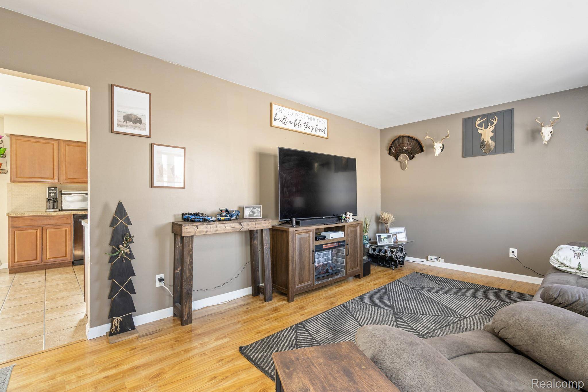 Westland, MI 48186,35739 Thames ST