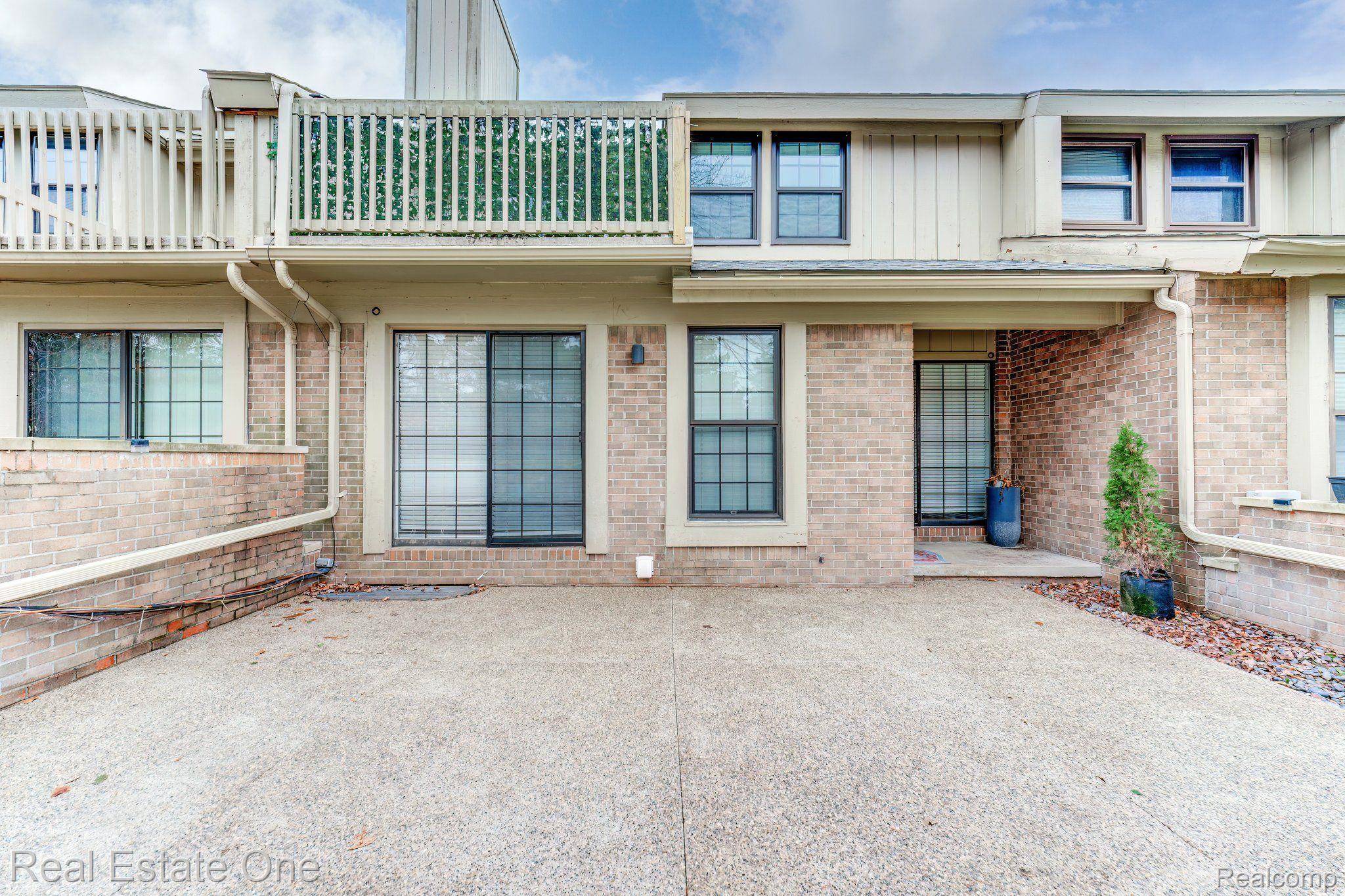 Bloomfield Hills, MI 48304,1631 S Hill BLVD