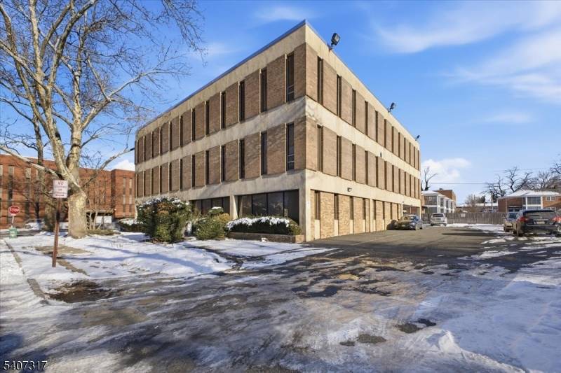 Springfield Twp., NJ 07081,99 Morris Ave Unit 204