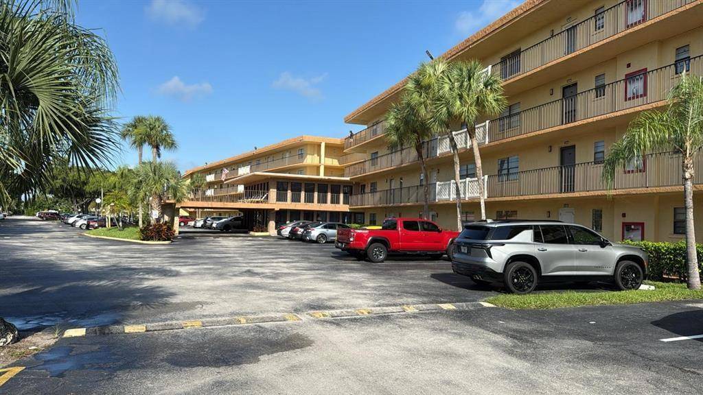 Boca Raton, FL 33428,9273 SW 8th St #216