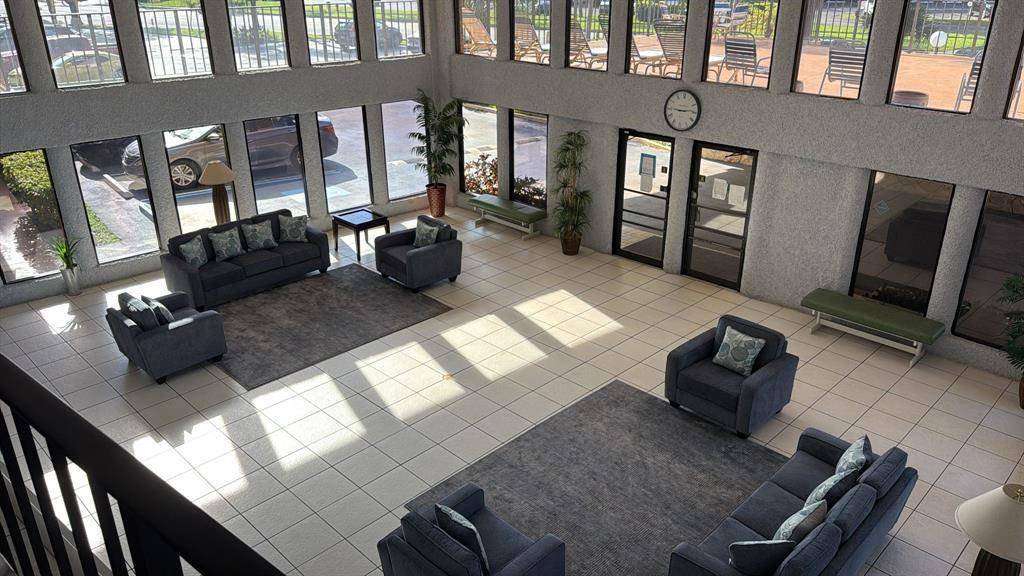 Boca Raton, FL 33428,9273 SW 8th St #216