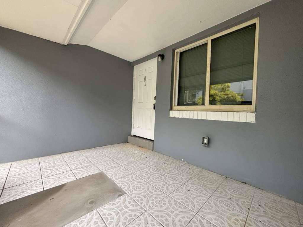 Hollywood, FL 33020,2432 Sherman St #A