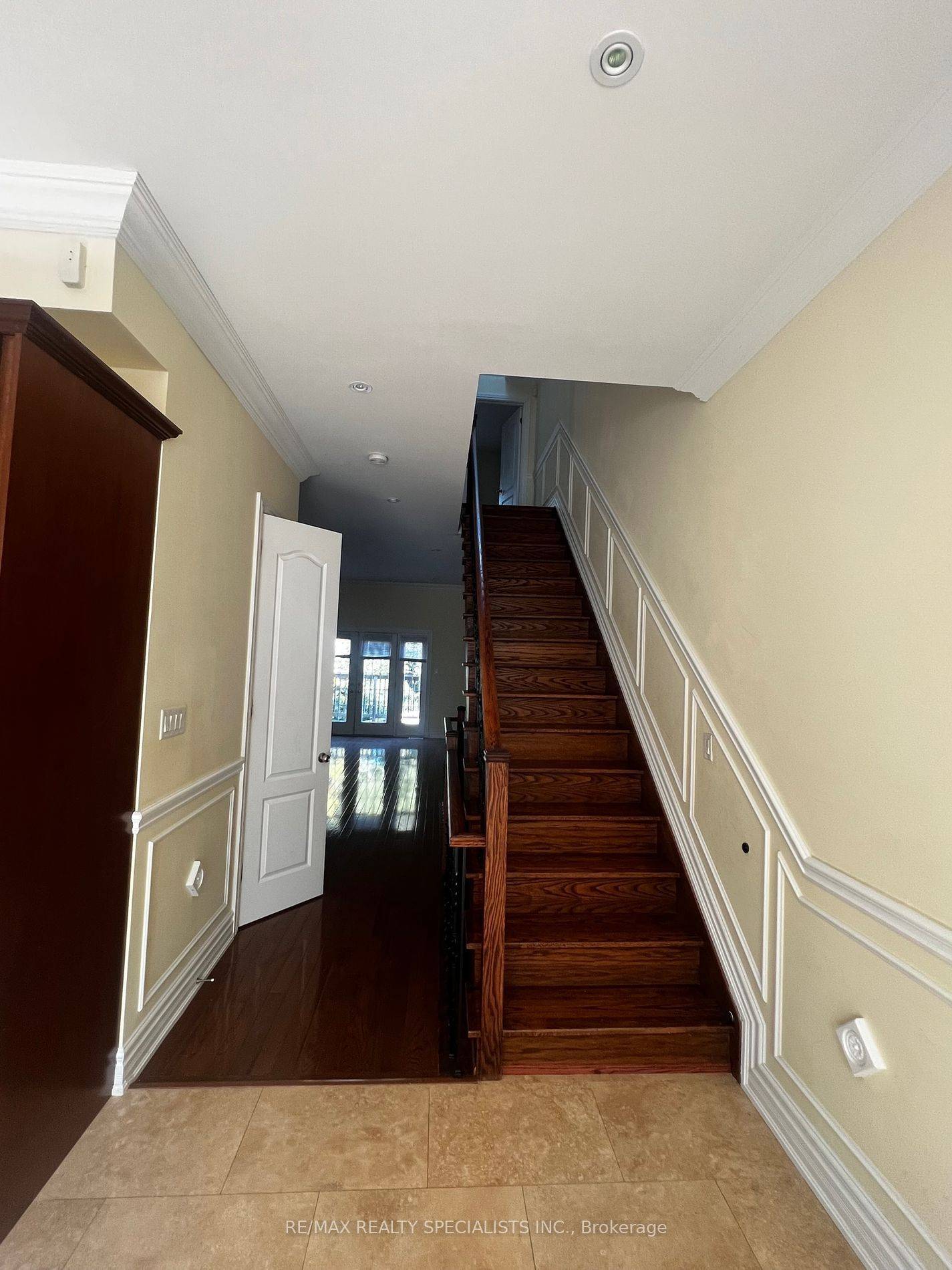 Mississauga, ON L5H 2Z9,1011 Lorne Park RD #1