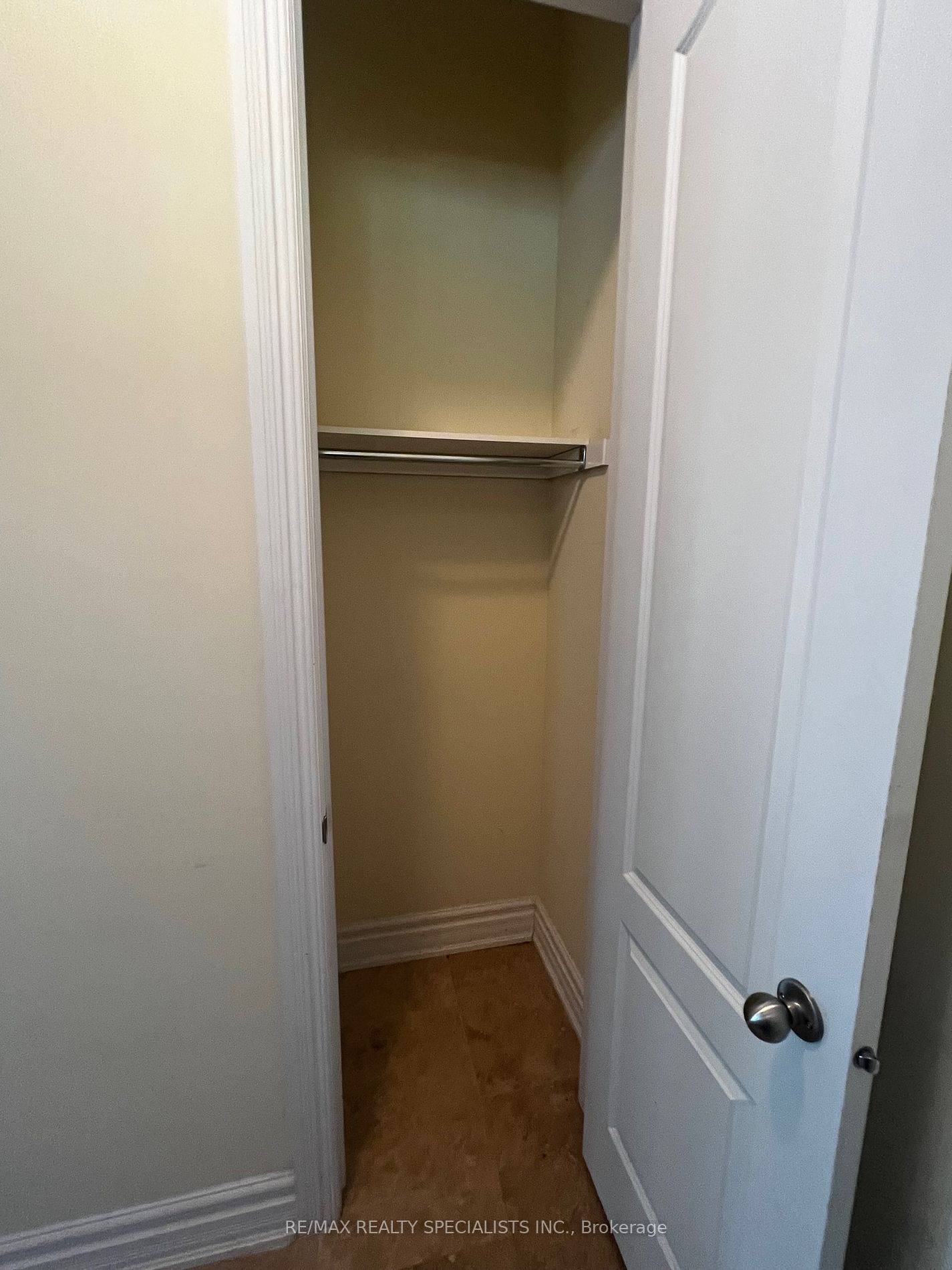 Mississauga, ON L5H 2Z9,1011 Lorne Park RD #1