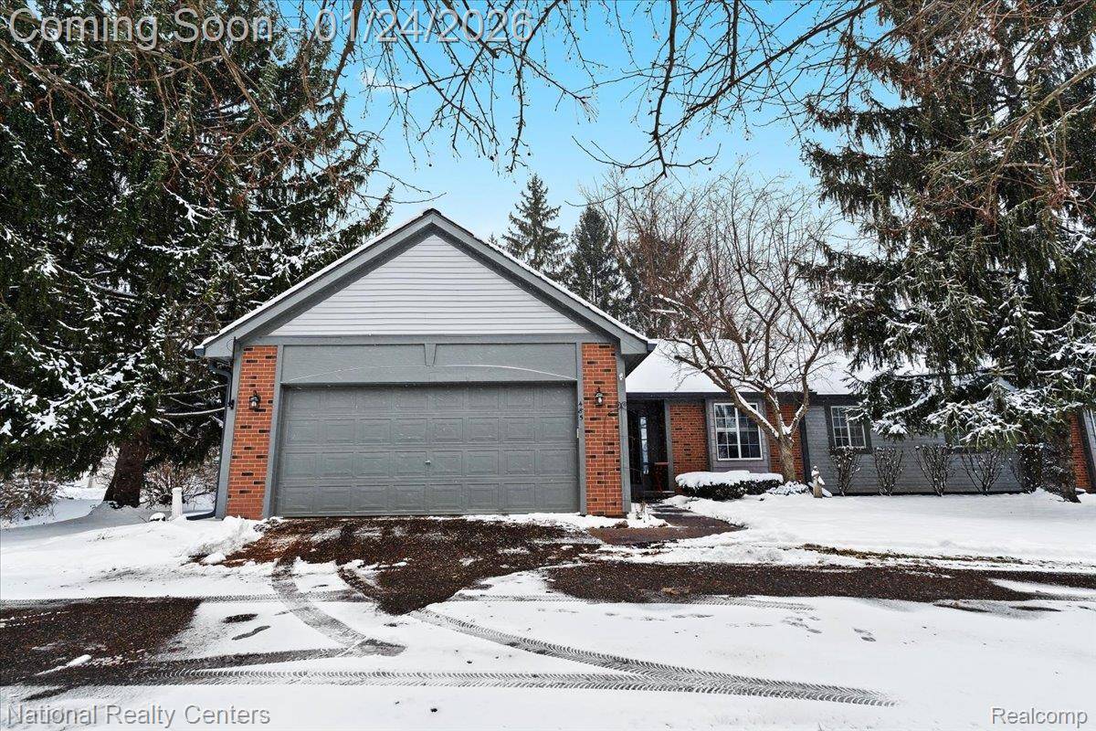 Walled Lake, MI 48390,485 Winwood CIR #115