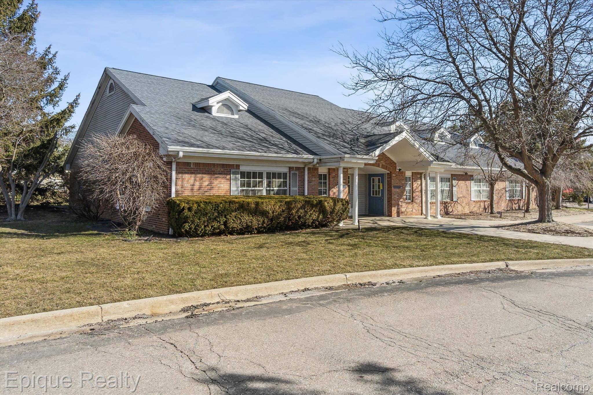 1425 S GRAHAM RD, Flint Charter Township, MI 48532