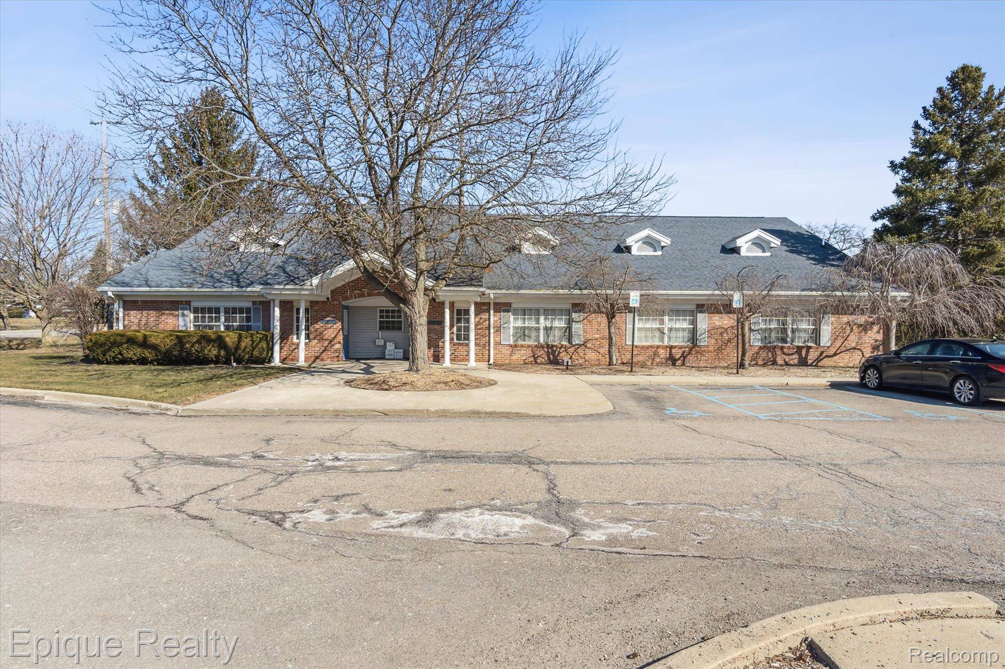 1425 S GRAHAM RD, Flint Charter Township, MI 48532