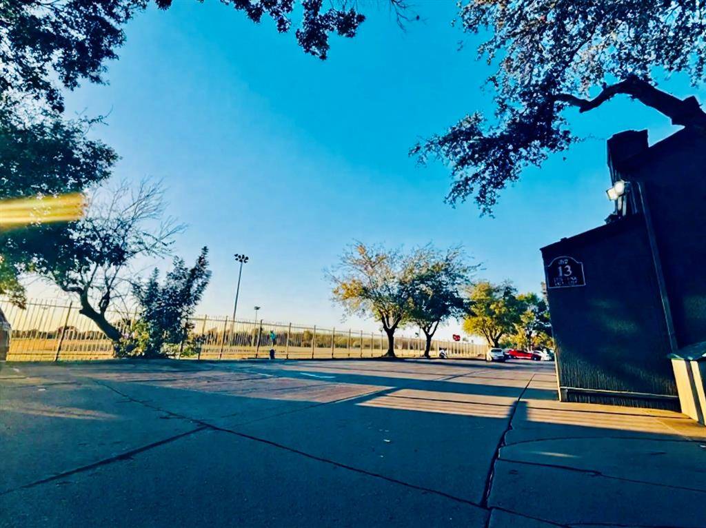 Dallas, TX 75243,9696 Walnut Street #1305