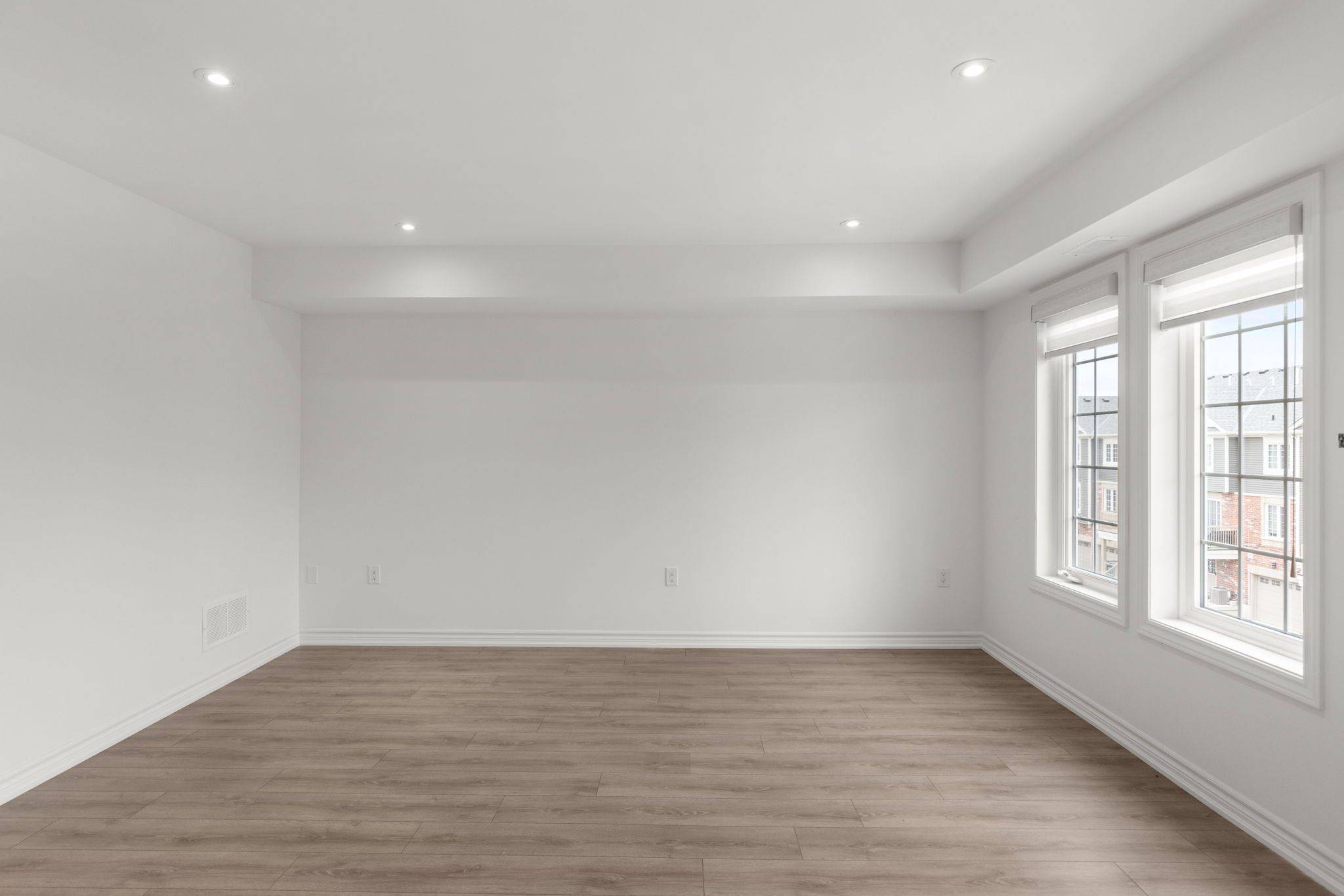 Barrie, ON L9J 0V6,23 HAY LN #4