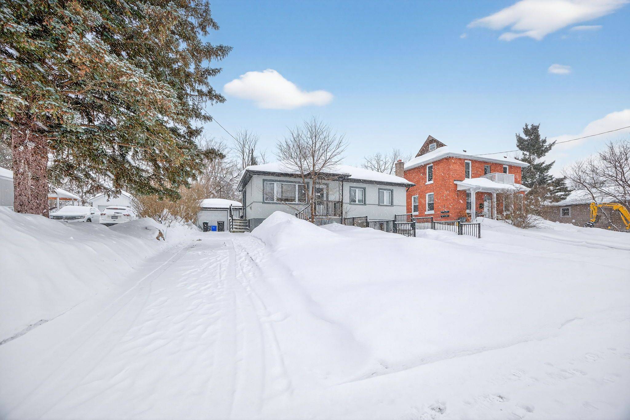 Barrie, ON L4N 2P6,72 Cumberland ST