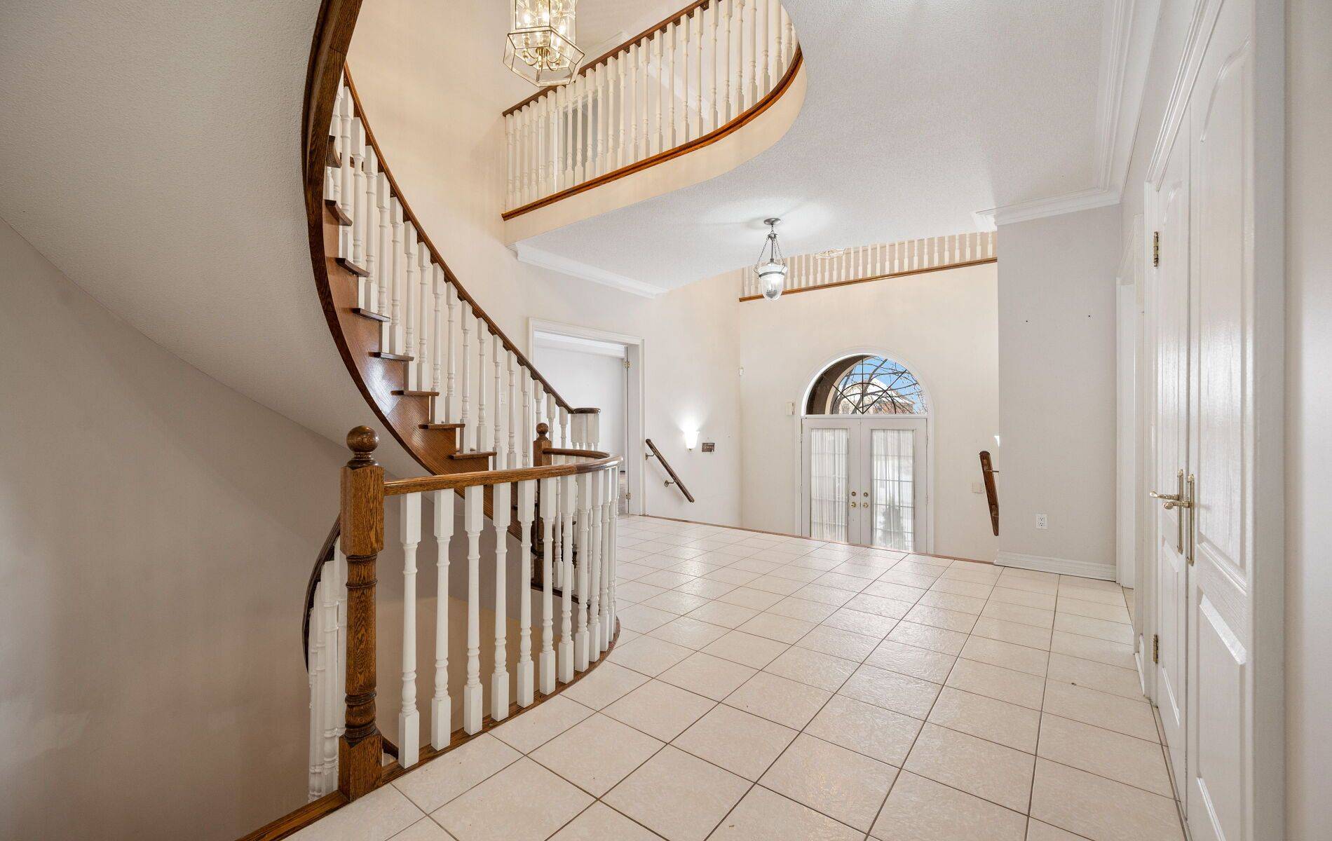 Mississauga, ON L5M 5B5,5278 Hilton CT