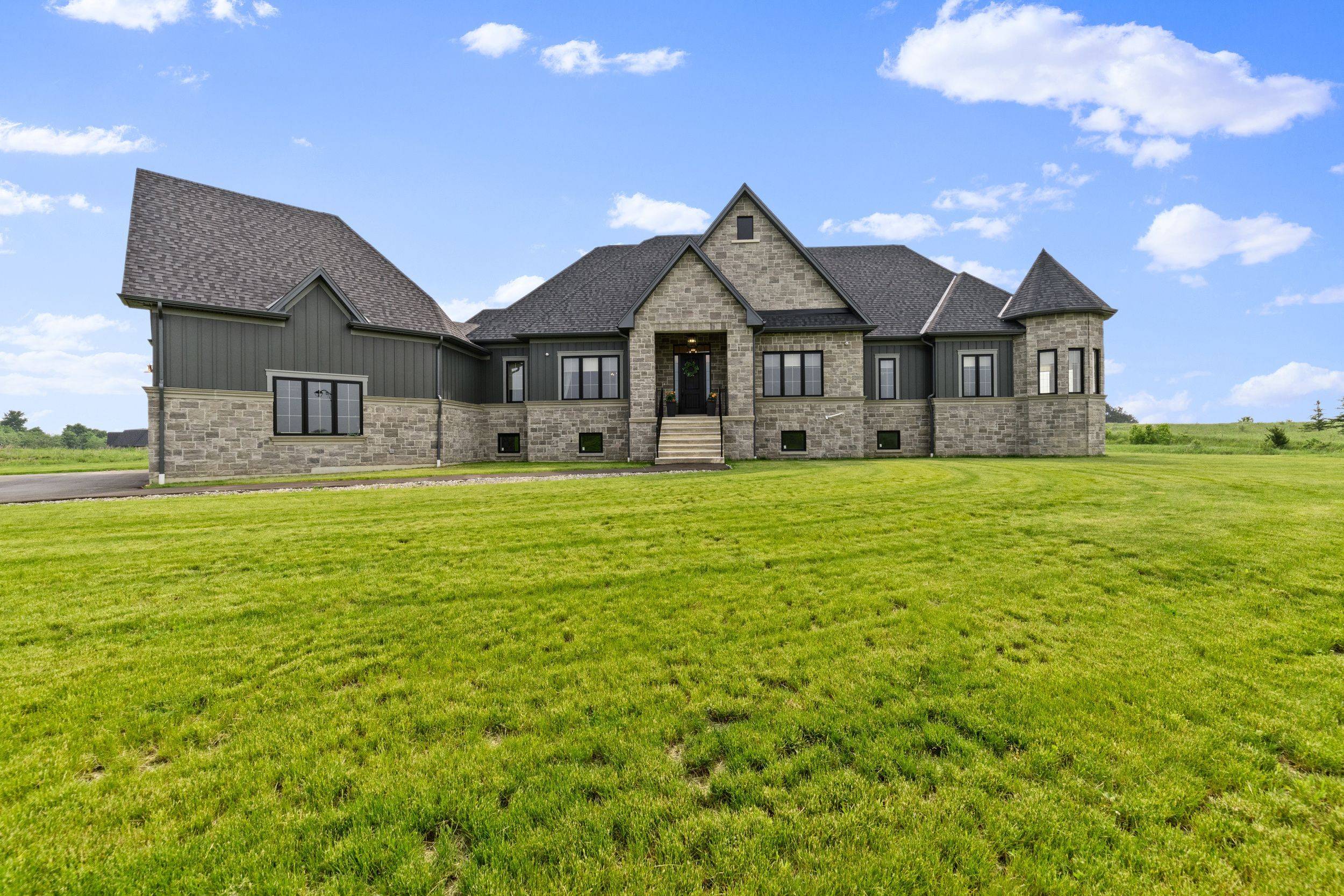 Caledon, ON L7E 4L5,91 Logan RD