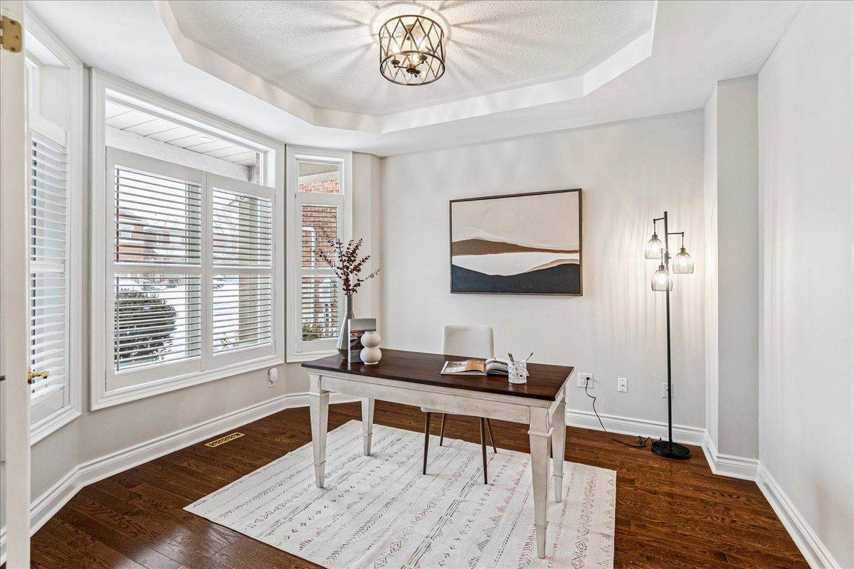 Mississauga, ON L5W 1H5,6409 Western Skies WAY