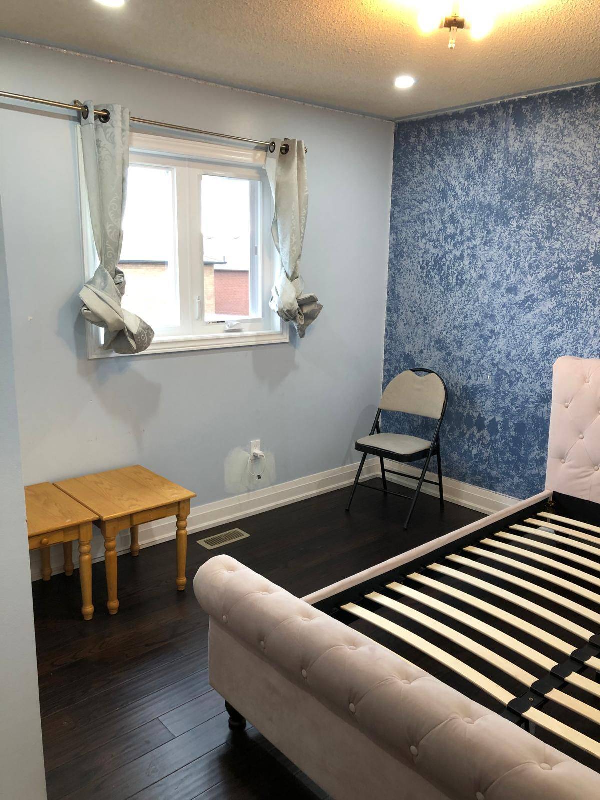 Brampton, ON L6Y 4P2,52 Pennsylvania AVE #Room