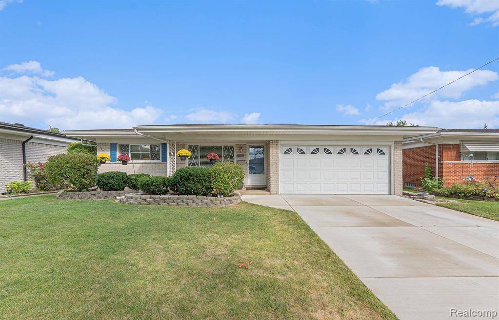 Warren, MI 48093,29362 Desmond DR