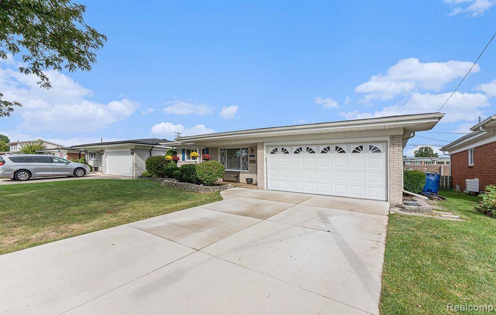 Warren, MI 48093,29362 Desmond DR