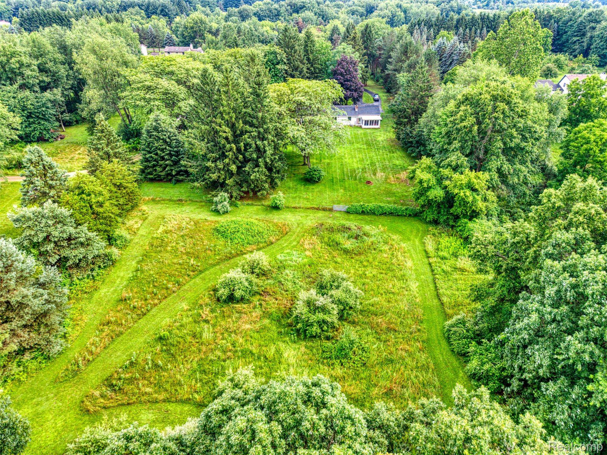 Bath, MI 48808,8077 Hunter RD