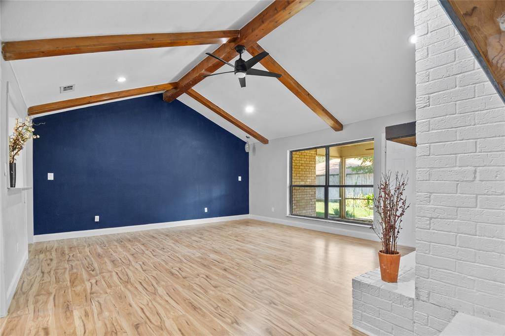 Bedford, TX 76021,913 Kensington Court