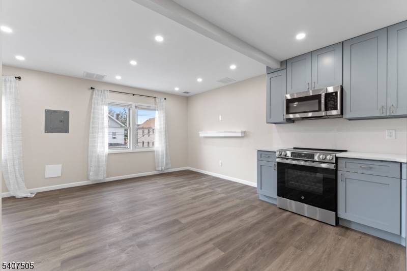 Rahway City, NJ 07065,80 E Emerson Ave