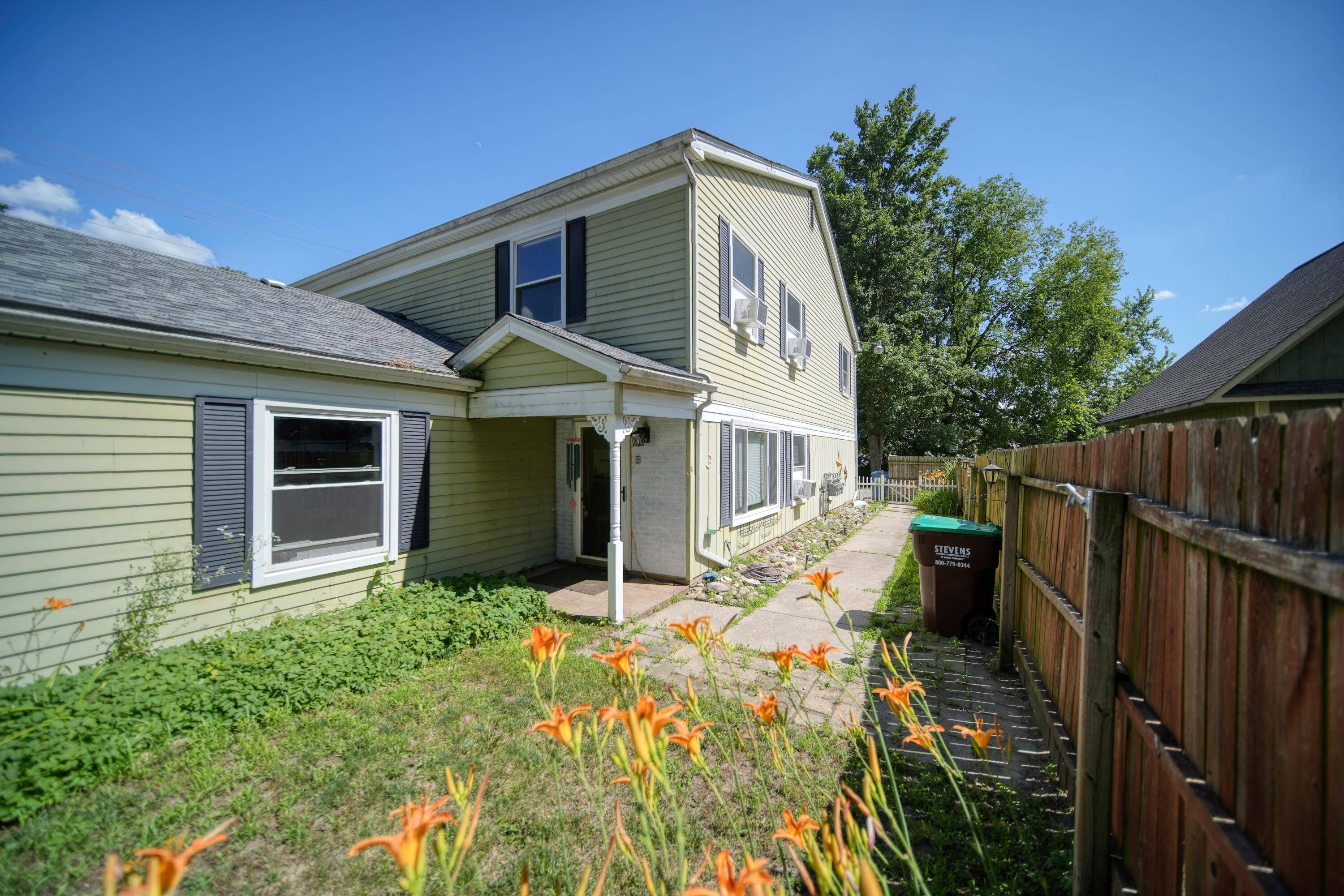 Clinton, MI 49236,317 Clark ST #B