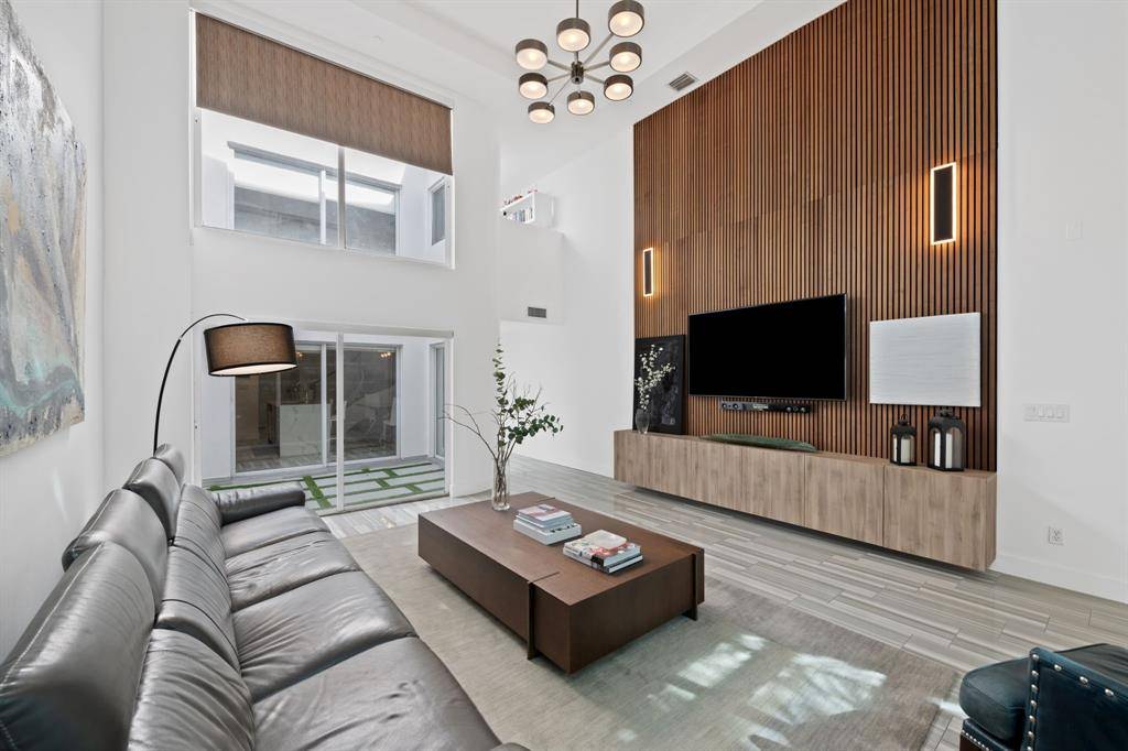 Fort Lauderdale, FL 33304,910 NE 16th Ter #2