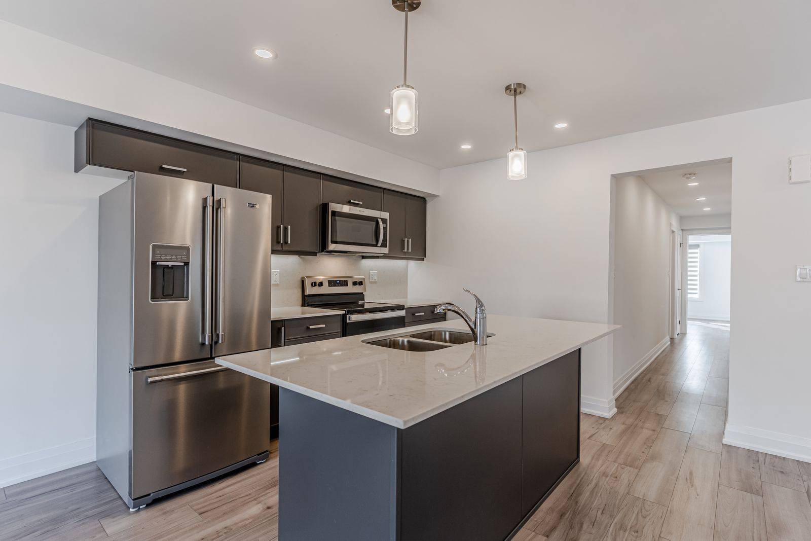 Barrie, ON L9J 0V6,23 Hay LN #5