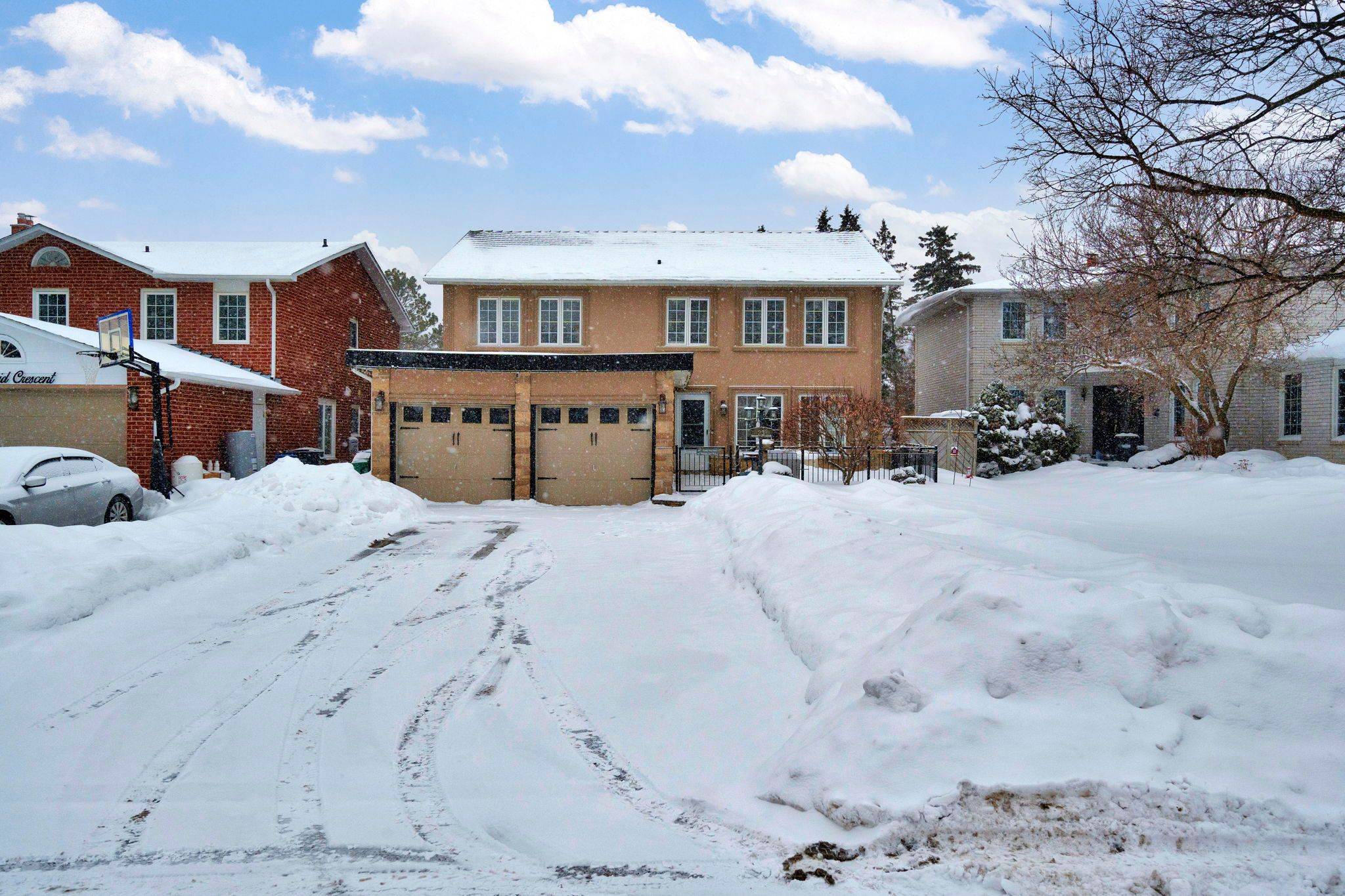 Brampton, ON L6S 2X5,23 Madrid CRES