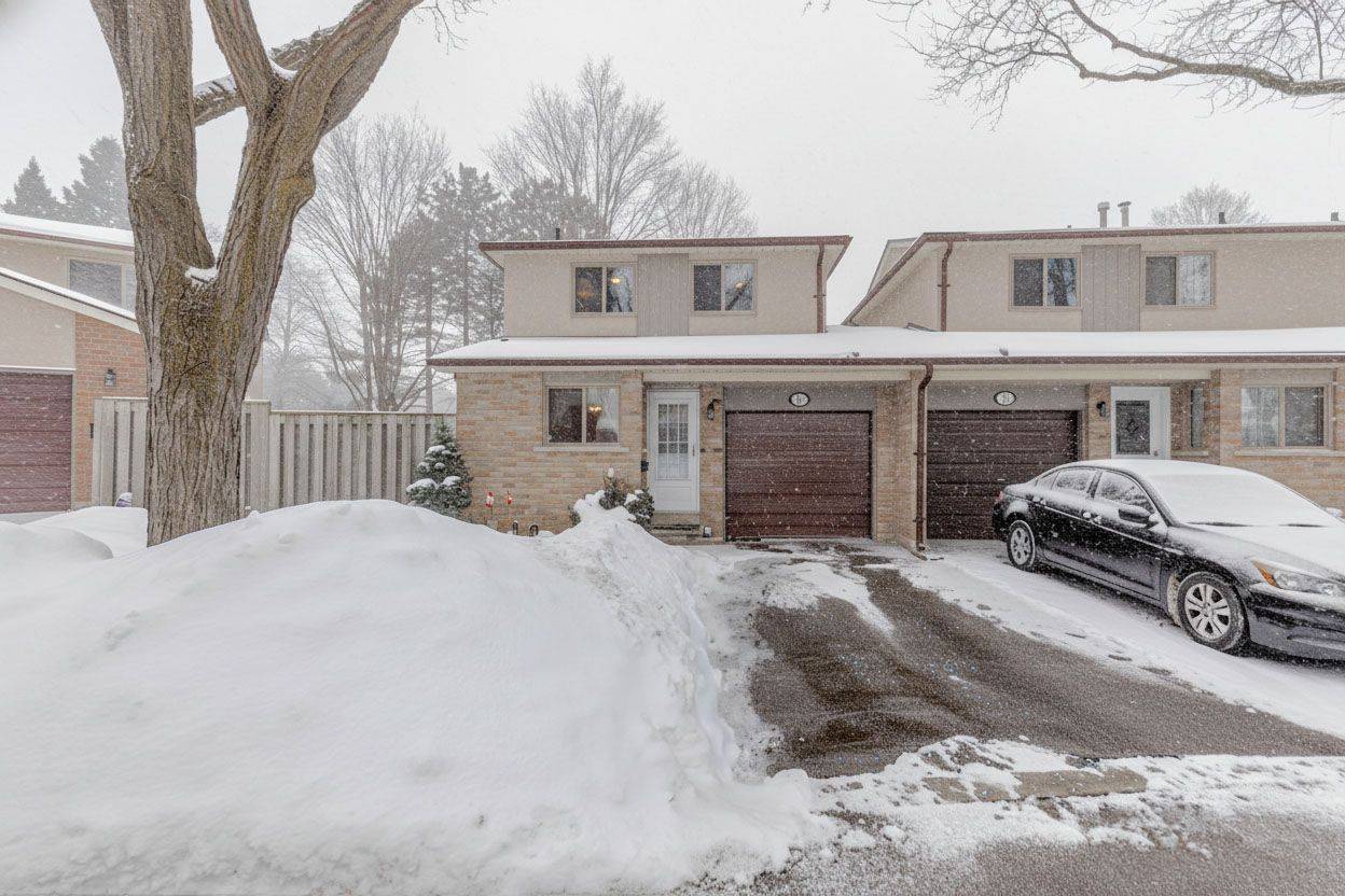 Mississauga, ON L5N 3A6,2655 Gananoque DR #13