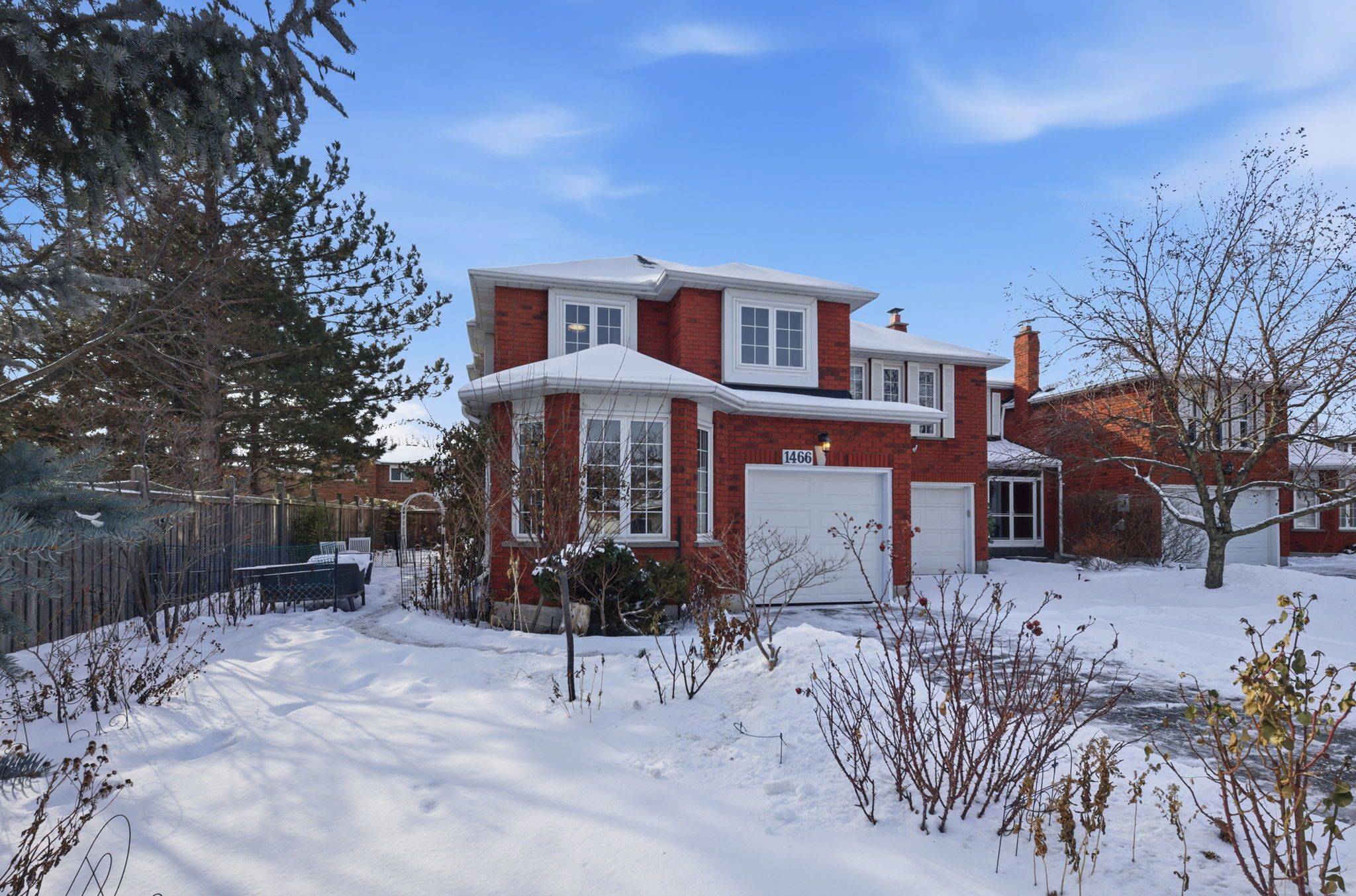 Oakville, ON L6M 3H3,1466 Reeves Gate