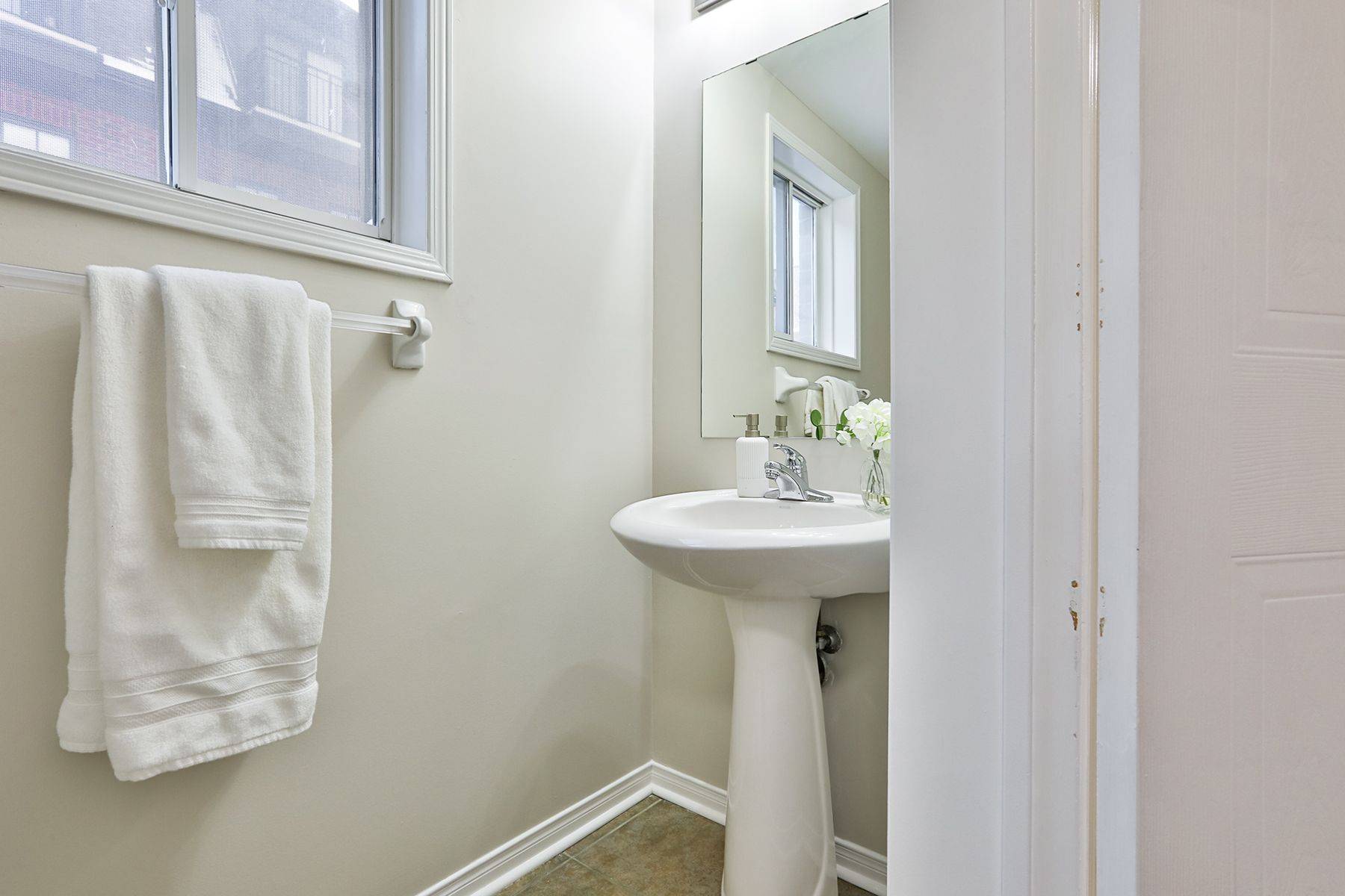 Mississauga, ON L5M 7Z6,86 Joymar DR #120