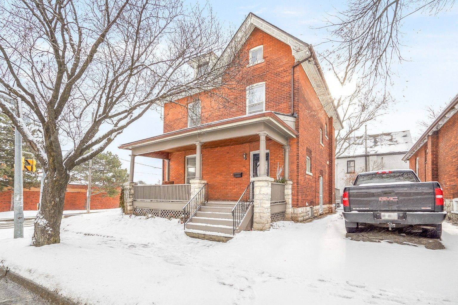 Brantford, ON N3S 3V9,353 Dalhousie ST