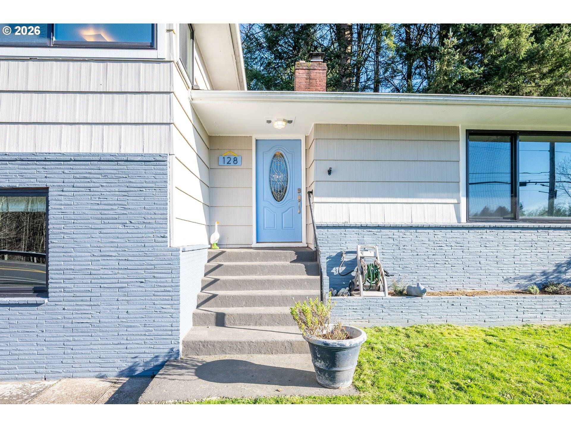 Longview, WA 98632,128 ALPHA DR