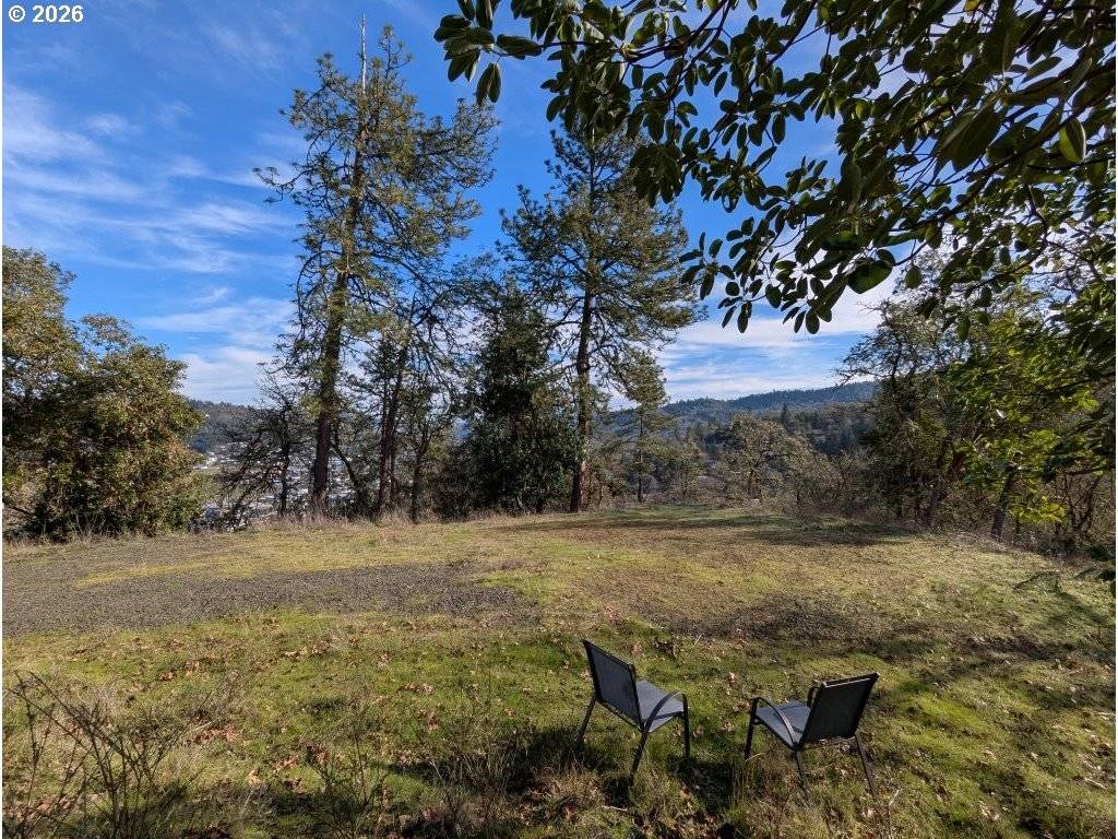 Roseburg, OR 97470,1596 SE DOUGLAS AVE