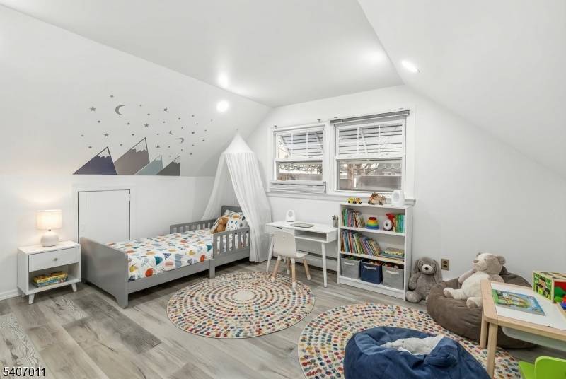 Clifton City, NJ 07013,11 Adams St