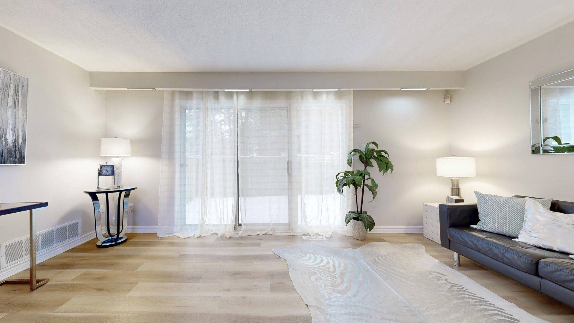 Toronto C15, ON M2H 2V6,4 Frosty Meadoway Mews