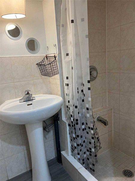 Toronto C01, ON M5T 2B9,12 Glasgow ST #Bsmt