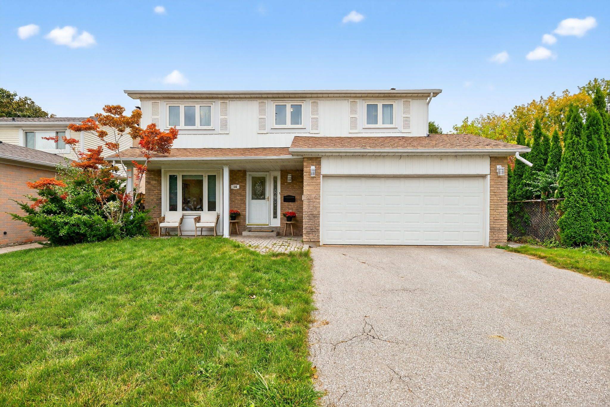 Richmond Hill, ON L4C 5J4,16 Mayvern CRES