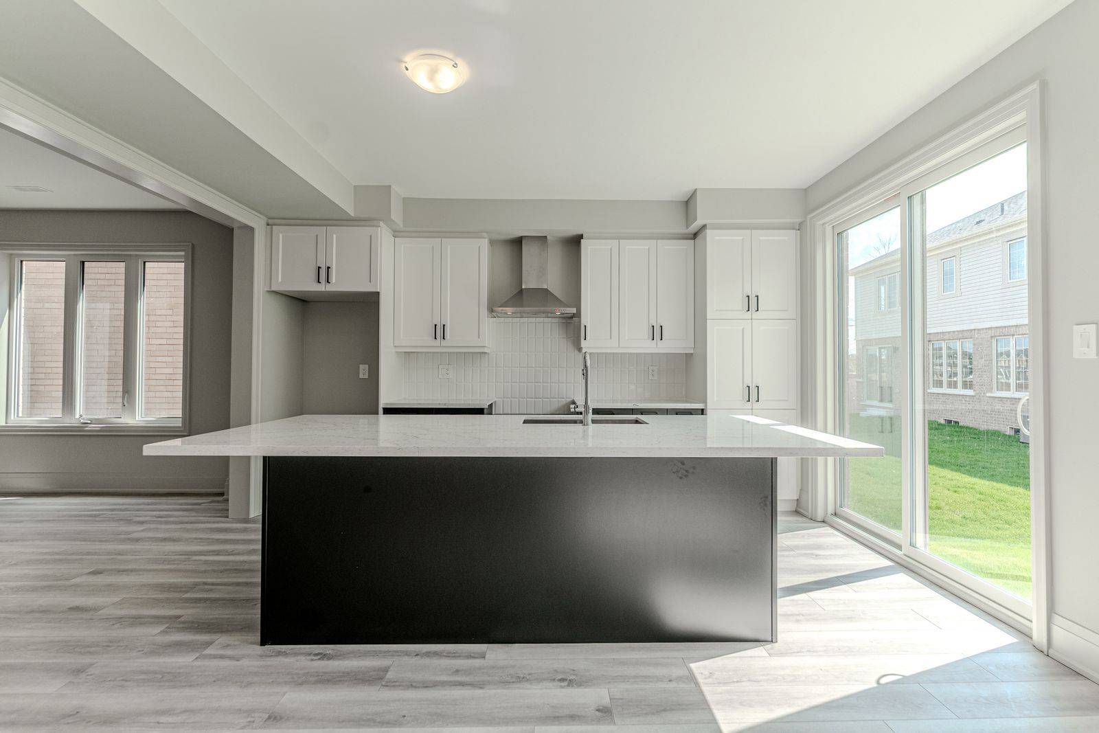 Barrie, ON L9J 0Z5,5 Amsterdam DR