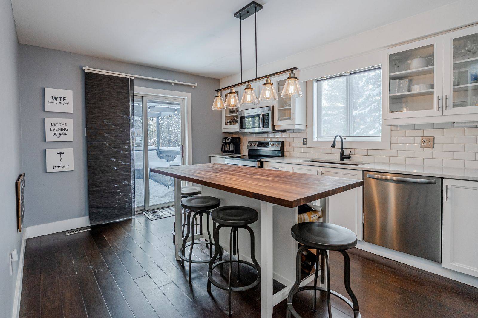 Barrie, ON L4N 7L7,63 Mapleton AVE