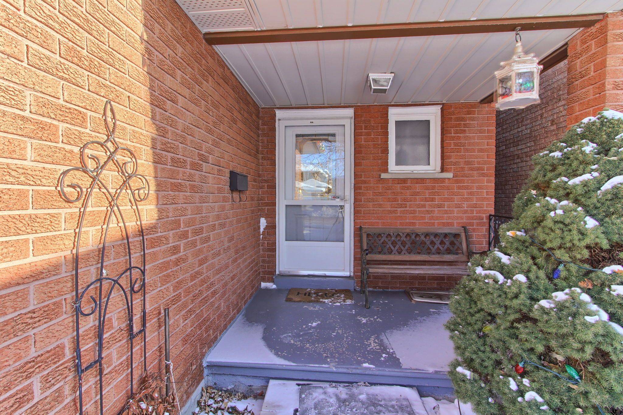 Mississauga, ON L5M 2N3,323 Hillside DR