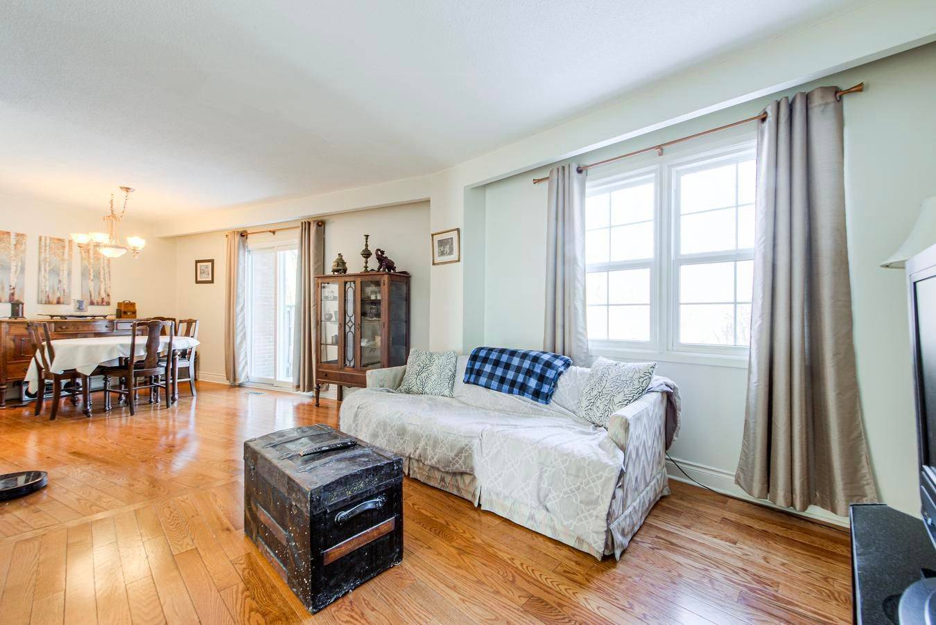 Mississauga, ON L4W 2S8,2120 Rathburn RD E #13