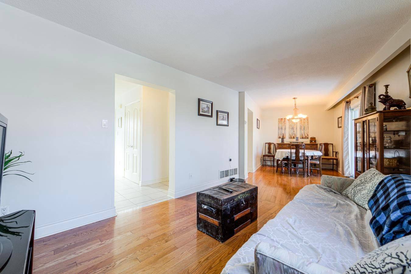 Mississauga, ON L4W 2S8,2120 Rathburn RD E #13