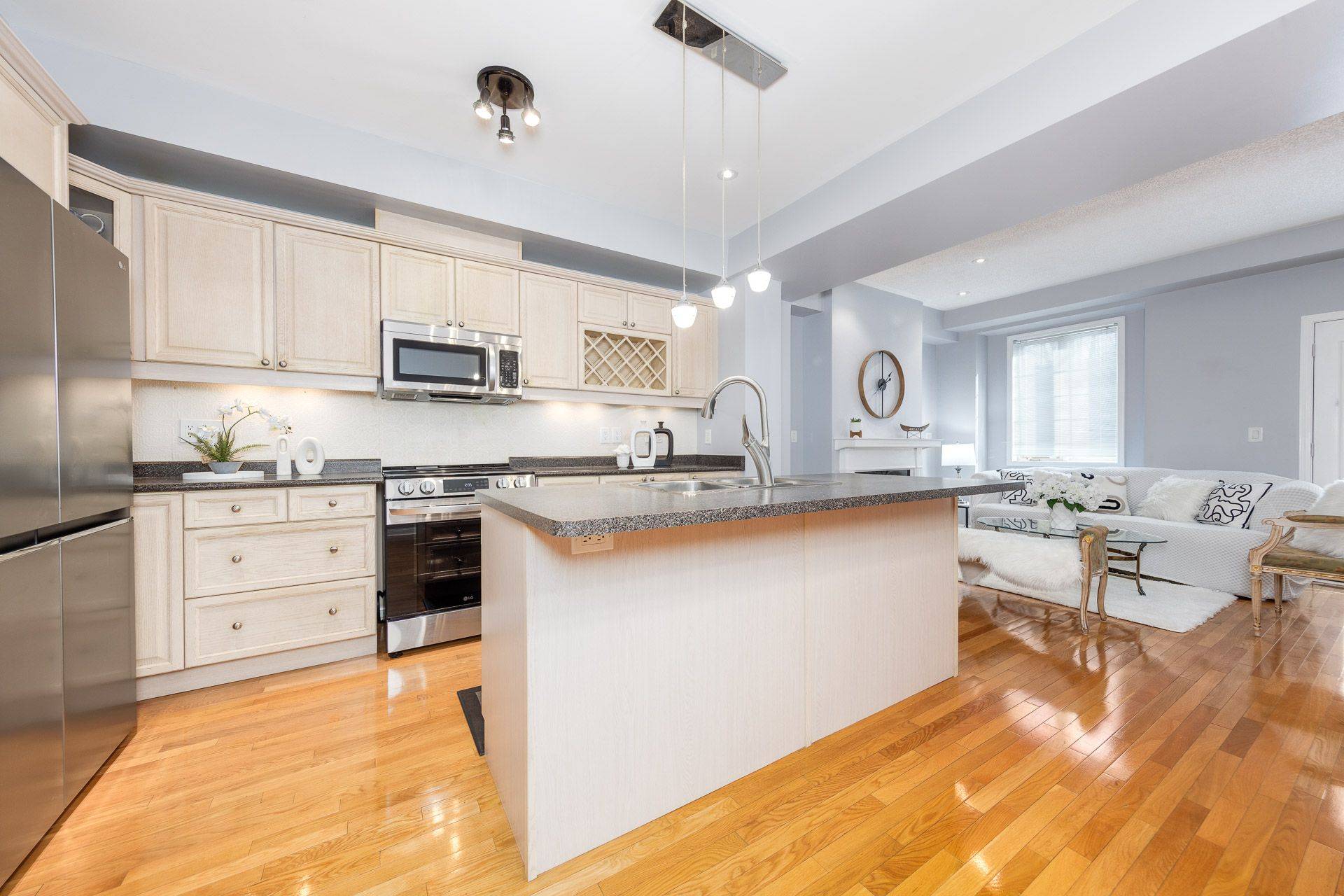 Mississauga, ON L5K 1V9,2401 Fifth Line W #8