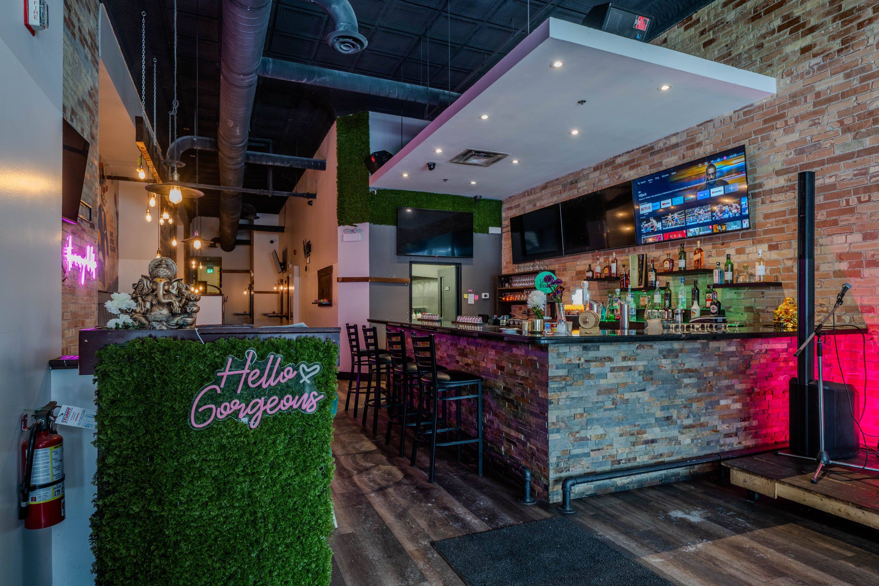 Kitchener, ON N2G 1A6,146 Kings ST